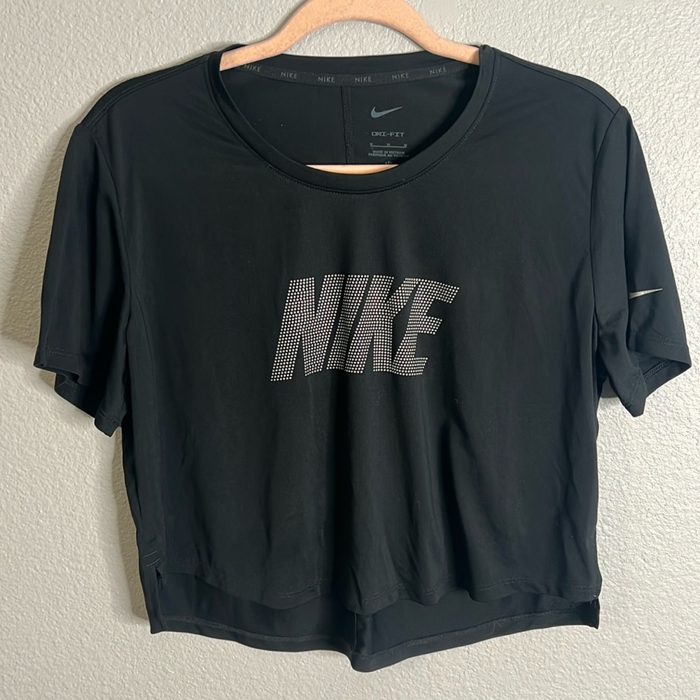 Nike Activewear Cropped Tee - NWT